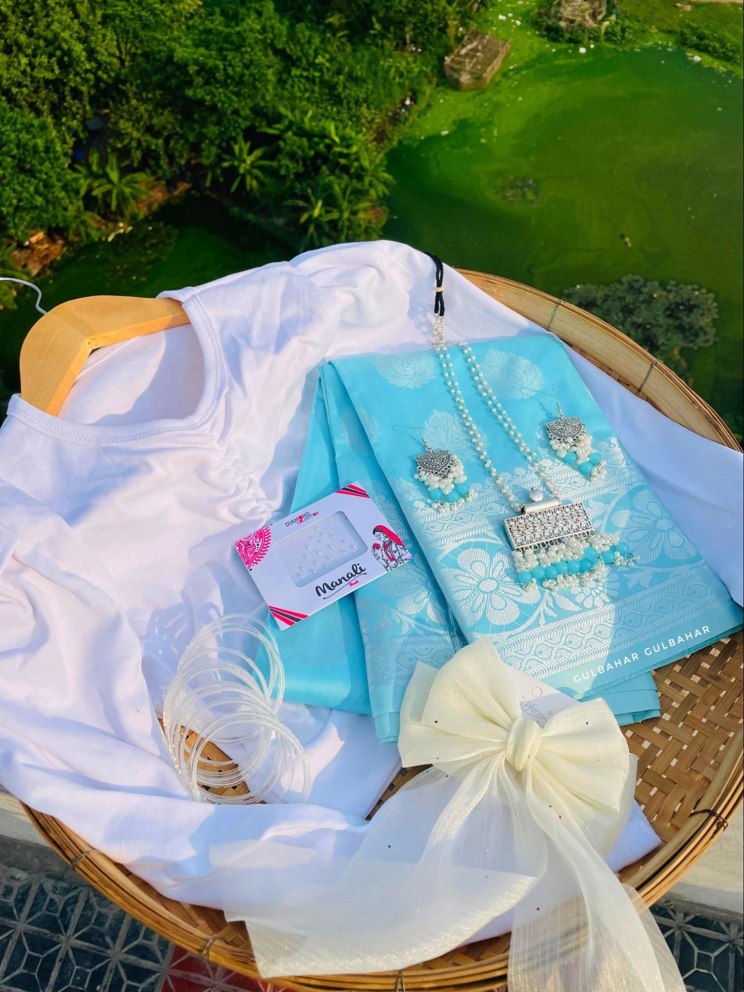 আকাশী কাতান শাড়ী কম্বো