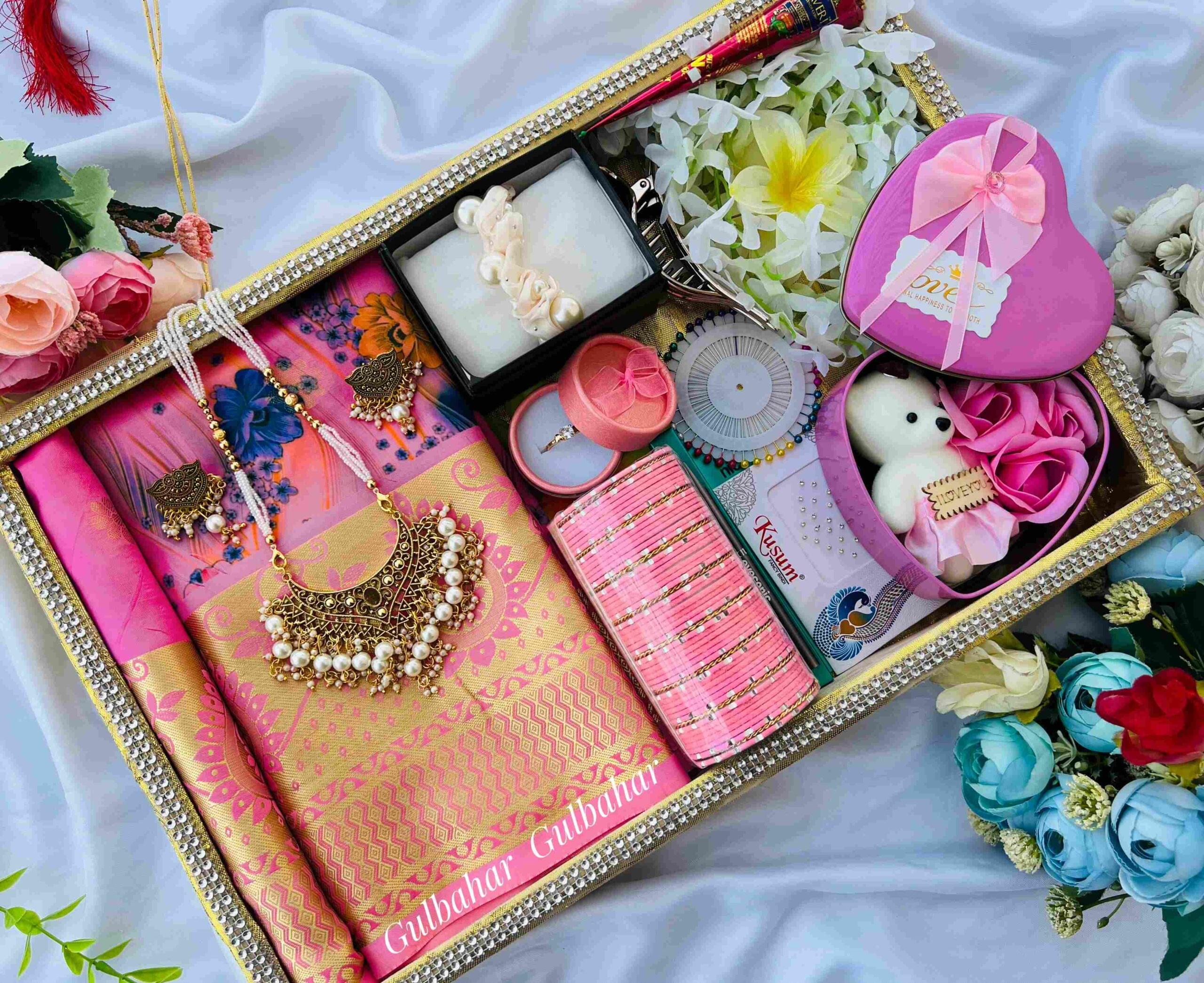 রূপসী গোলাপ কম্ব